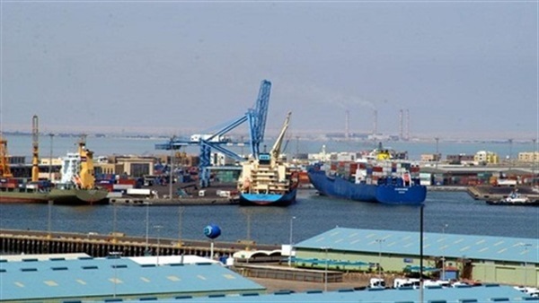 «النقل»: استمرار العمل بموانئ الاسكندرية والدخيلة ودمياط رغم سوء الطقس