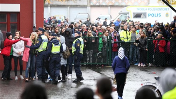 لاجئون يواصلون أعمال الشغب لليلة الثانية على التوالي بالسويد