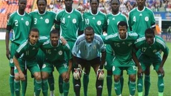 منتخب نيجيريا يصل القاهرة ويخوض المران في «برج العرب»