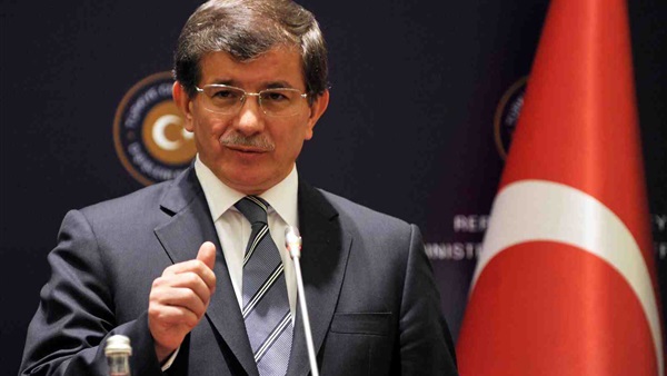 داود أوغلو: تركيا لن تسحب قواتها من العراق 