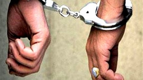 ضبط عاطلين وبحوزتهما زوجاجات بيرة متنوعة فى سوهاج 