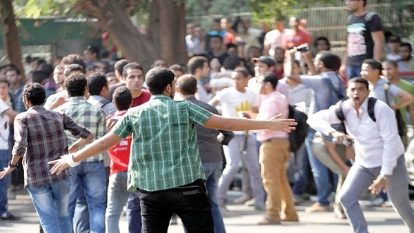 تلميذ يعتدى على زميله بالضرب فى مدرسة بسوهاج