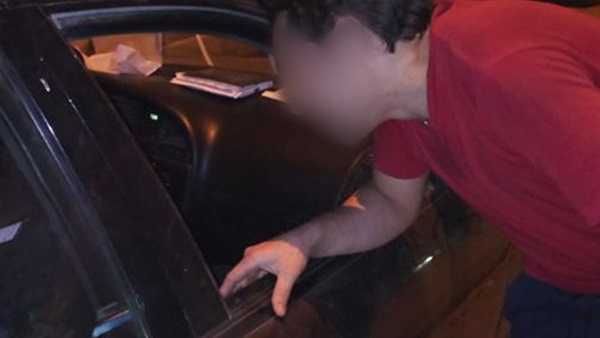 بالصور.. نكشف حقيقة «رجال الليل» بالقاهرة.. «الدقي» المركز الرئيس لإصطياد الفريسة.. «بائع هواء»: أفراد الشرطة يعرفون طبيعة عملنا.. و«رجل ليل»: السياحة وقفة حالنا.. والأوربيات بيحبوا الشاب الأسمر