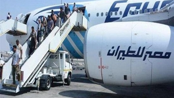 «مصدر» الطائرة المصرية المخطوفة الى قبرص تقل 62 شخصًا