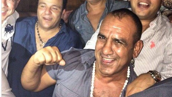 محمد لطفى يهنئ الهضبة بعيد ميلاده بهذه الصورة  