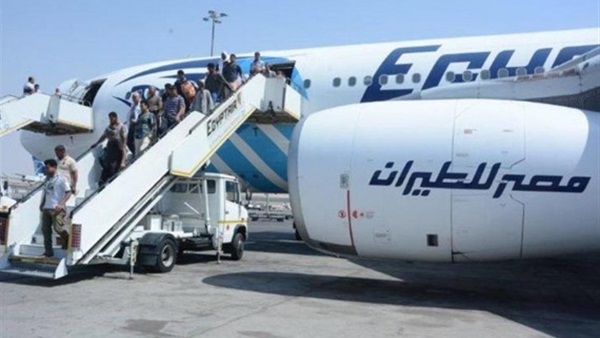 مصر للطيران: الشركة وفرت تذاكر سفر وإقامة بالفنادق للركاب المحررين