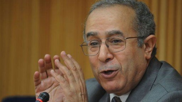 العمامرة: الجزائر تأمل في مساهمة فرنسية لتسوية مسألة الصحراء المغربية