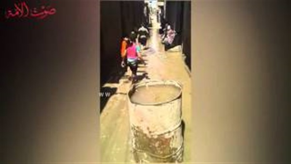 بالفيديو.. إنفجار ماسورة مياه بقرية «سنهور» بالفيوم
