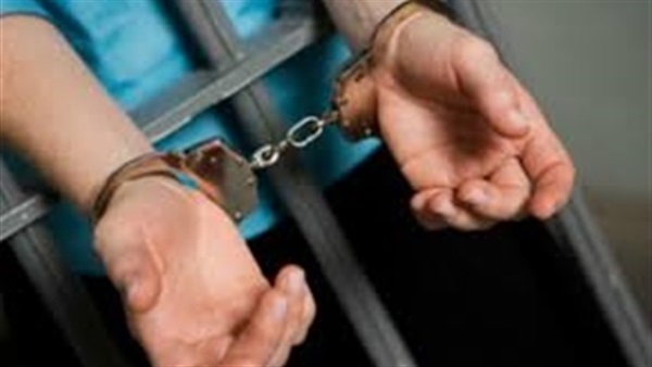 عاطل يقتل والده بسكين بالمنوفية 