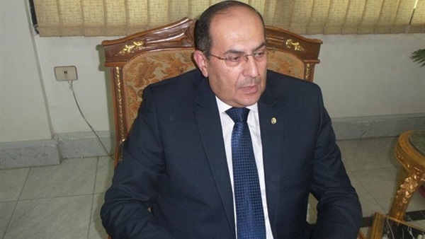إقالة مدير إدارة المنشأة التعليمة بسوهاج بعد تسمم 15 طالبة