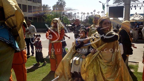 بالصور.. عرض بالزي الفرعوني بـ«النهضة» في عيد الجيزة القومي