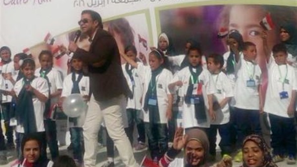 بالصور..  مدحت صالح يحيي احتفالية «مصر الخير» بـ«يوم اليتيم»