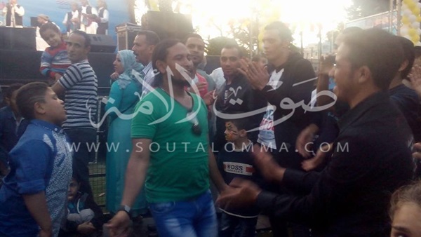 بالصور.. رقص بالعلم المصري في احتفال عيد الجيزة القومي بـ«النهضة»