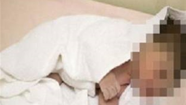 العثور على رضيع بجوار مسجد فى الغردقة