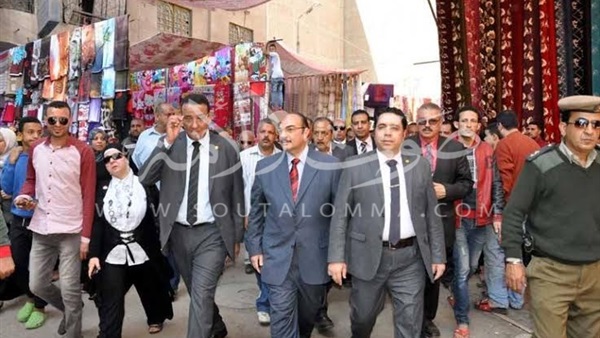 بالصور.. محافظة القليوبية يتفقد سوق الأحد بشبرا الخيمة 