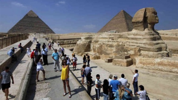 «الإحصاء»: 6.9% ارتفاعًا في عدد السائحين العرب لمصر في فبراير