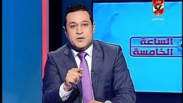 هشام حنفي يفتح النار على لاعبي الأهلي  