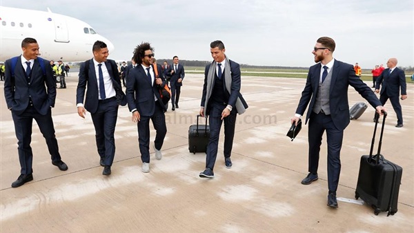 بالصور.. وصول لاعبي «ريال مدريد» إلى ألمانيا