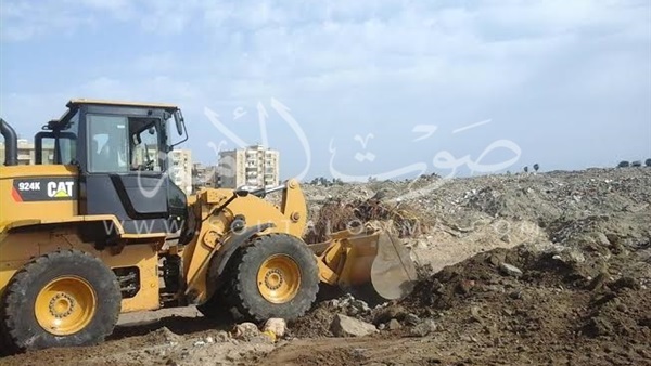بالصور.. «عفيفى» يتابع عمليات التطوير بأرض التفريفة وشاطئ بورفؤاد 