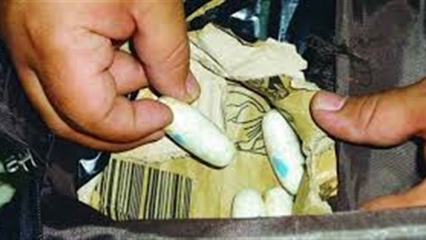 ضبط عاملين بحوزتهما 18قطعة حشيش بسوهاج