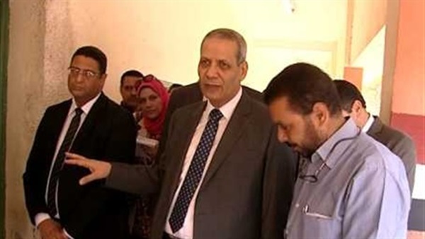  وزير التعليم يتفقد مدارس السويس فى زيارة مفاجئة  