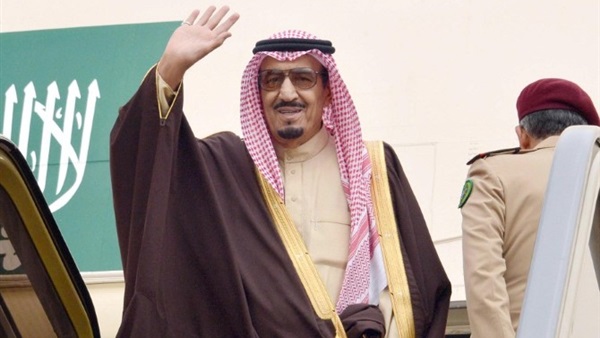 وصول وفد المراسم والحراسات والمرافقين لخادم الحرمين للقاهرة