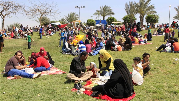 بالأرقام والأسماء.. ننشر خريطة حفلات «عيد الربيع».. الكينج وحماقى بالعين السخنة.. أجر نجمات لبنان بالدولار.. ماجدة الرومى تظهر علي سفح الأهرامات بنصف مليون جنيه..والهضبة يحتفل خارج القاهرة