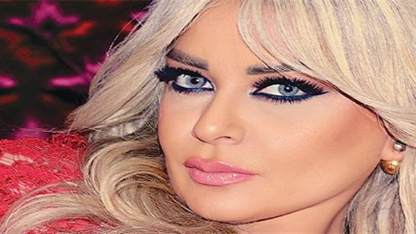 بالصورة.. مادلين مطر لاعبة بولينج  