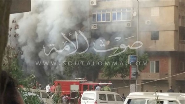 بالصور.. مصرع وإصابة 7 أشخاص فى حريق معرض سيارات بفيصل 