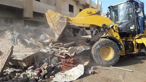 بالصور..حي الزهور يواصل رحلة القضاء على الإشغالات ببورسعيد  