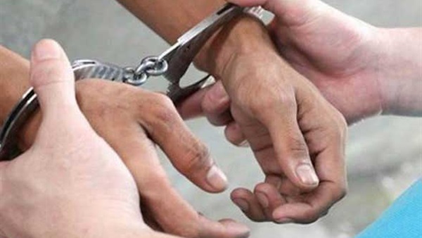 ضبط عاطل بحوزتة 3 طرب حشيش بالمنيا 