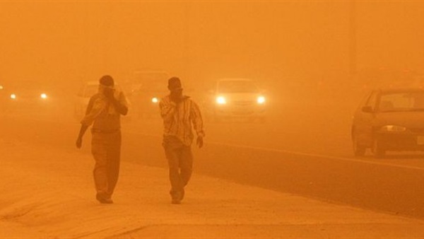 عاصفة ترابية تضرب الإسكندرية 