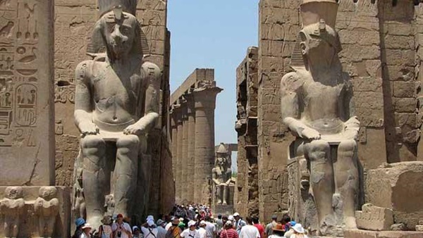 الأقصر تستقبل أكثر من 4 آلاف سائح 