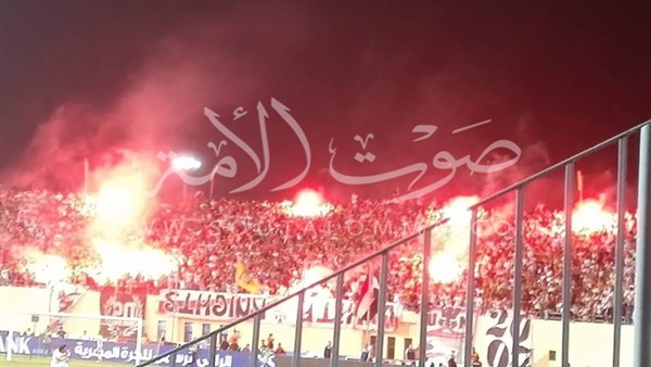 بالفيديو.. «الشماريخ» تضئ بتروسبوت بسبب كهربا
