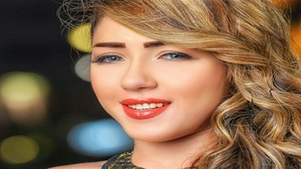 بالصور .. 7 لقطات نادرة لسارة سلامة مع والدها  