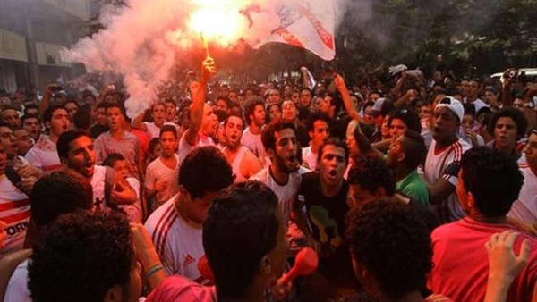 «الوايت نايتس» وجمهور الزمالك يقدمون كرنفالا بملعب بتروسبورت
