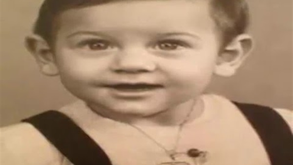 بالصور.. 10 نجوم في طفولتهم