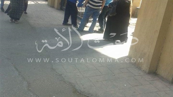 بالصور.. هجوم ٤٠٠ عامل بالثروة السمكية على وزارة الزراعة