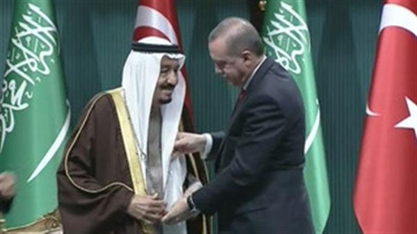 عاجل.. «أردوغان» يمنح وسام الجمهورية التركية لـ«سلمان»