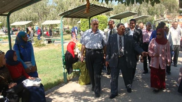 بالصور .. رئيس جامعة دمياط يتفقد أعمال الصيانة بكلية التربية  