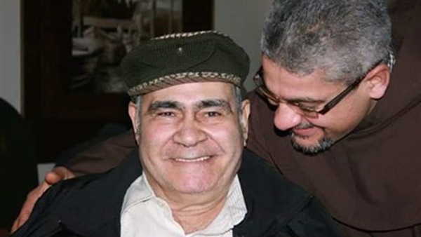 الأب بطرس دانيال يقدم تعازيه في رحيل «سيد زيان»