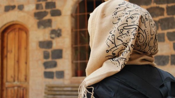 كندي يصف مسلمة بالإرهابية لمجرد إرتدائها الحجاب كندي يصف مسلمة بالإرهابية لمجرد إرتدائها الحجاب