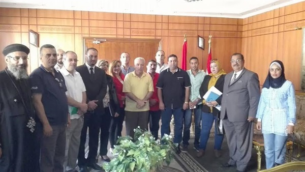  محافظ بورسعيد يجتمع مع اتحاد شباب العمال   