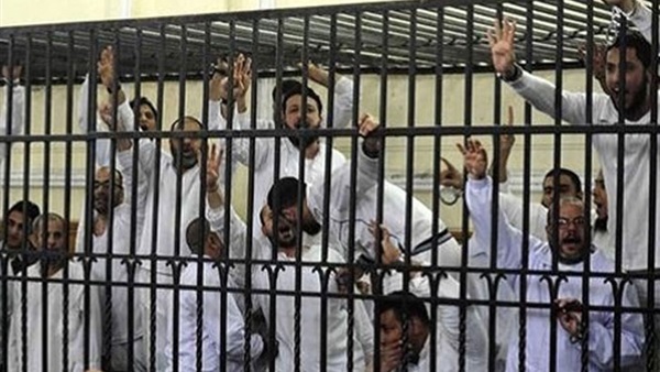«جنايات الجيزة» تنظر اليوم محاكمة المتهمين في «اقتحام قسم أكتوبر»