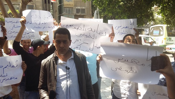 بالصور.. المهندسين التطبيقين يطالبون بنقابة خاصة أمام «التعليم العالي»