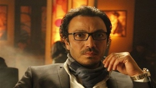 «طارق لطفي» يروج لـ«شهادة ميلاد»
