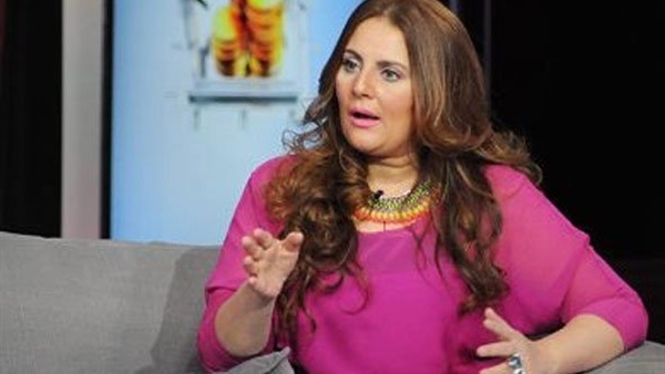 بالصور.. رانيا محمود ياسين تكشف حقيقة وفاة والدها