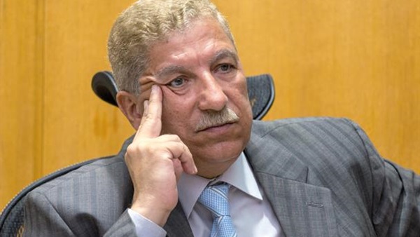 محافظ الإسماعيلية يستعرض خطة استرداد أملاك الدولة  