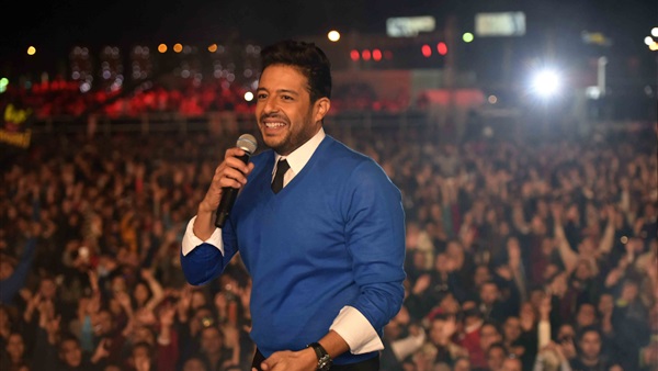 محمد حماقي على مسرح الجامعة الروسية.. غدا