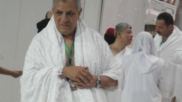 «محلب» يصل مطار القاهرة  متوجها لأداء فريضة الحج بالسعودية 